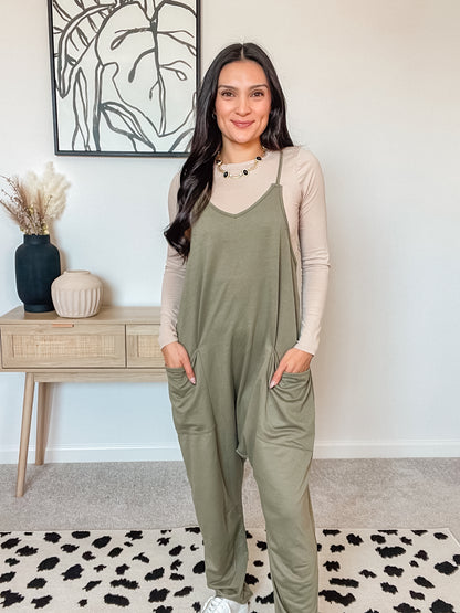 Sleeveless V-Neck Pocketed Jumpsuit