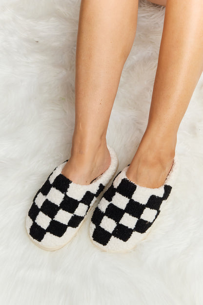 Checkered Print Plush Slippers